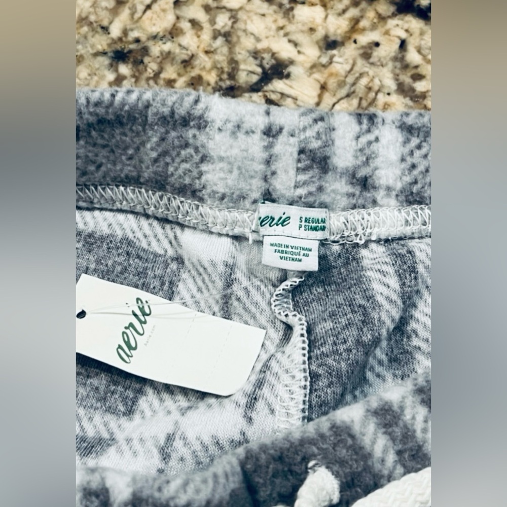 NWT Aerie Snowed In Joggers - Picture 6 of 9
